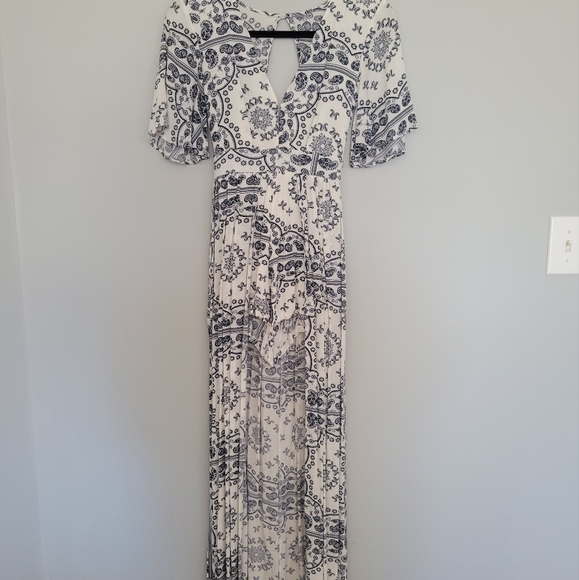 Low cut maxi romper - Picture 2 of 6